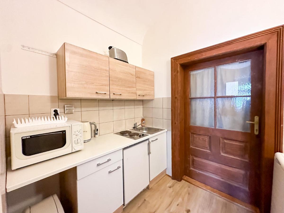 Old Town Apt. A/C And Parking Banska Bystrica Exterior photo